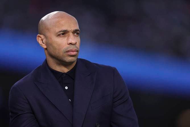 "Er ist ein Feigling": Legenden verteidigen Vinícius