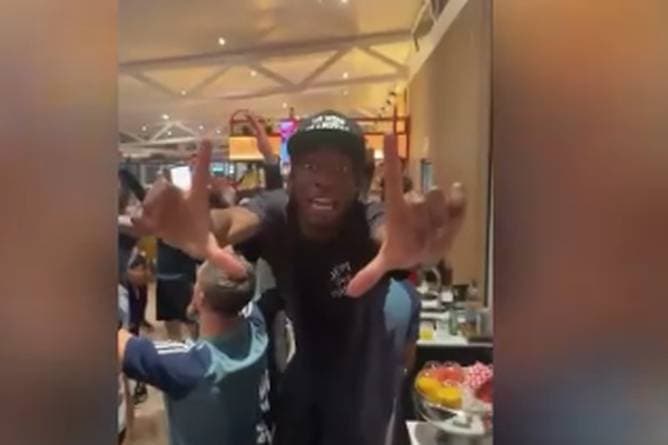 Hier feiern Arsenals Stars den lang ersehnten Titel