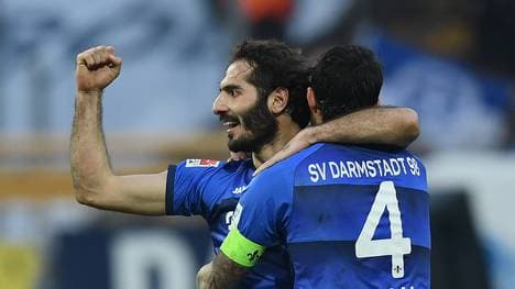 Hamit Altintop (links) will mit Darmstadt den Abstieg verhindern