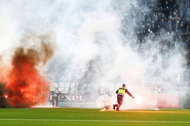 Der Rasen brennt! Skandalszenen nach Abstieg