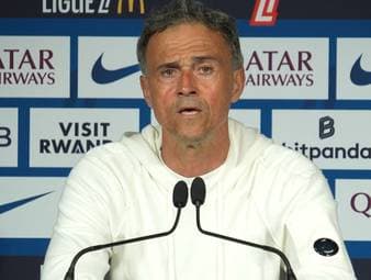 PSG-Coach Luis Enrique spricht über den emotionalen Austausch von Torhüter Gianluigi Donnarumma mit den Fans während der Trophäen-Zeremonie nach dem erfolgreichen Saisonstart gegen Angers.