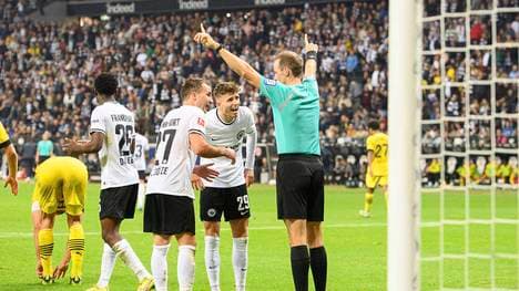 Diskussionen beim Spiel Frankfurt BVB