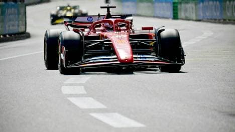 Charles Leclerc fährt vorneweg