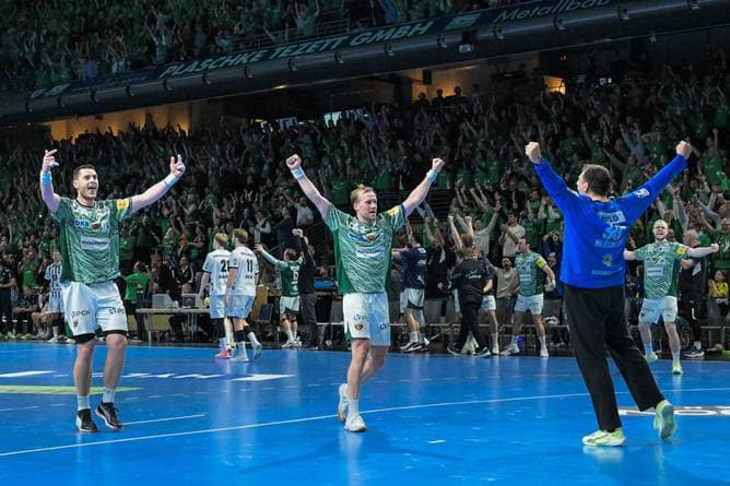 Füchse gewinnen Krimi gegen Kiel