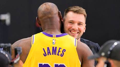 Die Los Angeles Lakers wechseln den Besitzer