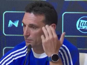 Wird Lionel Messi bei der Weltmeisterschaft in diesem Jahr für Argentinien auflaufen? Trainer Lionel Scaloni hofft, dass der in die Jahre gekommene Weltstar dabei sein wird.