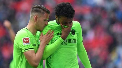 Mehrere Unterbrechungen beim Niedersachsen-Derby