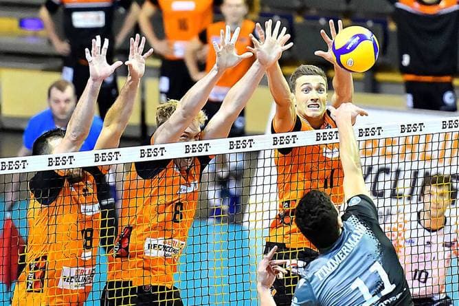 Netzhoppers mit Coup in Berlin - Friedrichshafen souverän