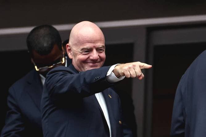 Fußball verraten? Infantino scherzt nur