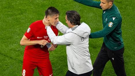 Arda Güler (l.) mit Vincenzo Montella