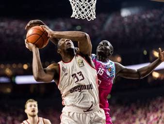 Nach Trainer-Aus: Bayern furios im Rekordspiel