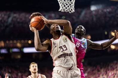 Nach Trainer-Aus: Bayern furios im Rekordspiel