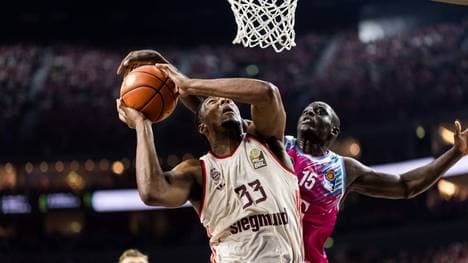 Die Basketballer des FC Bayern feiern einen deutlichen Sieg