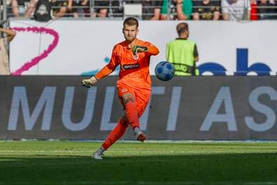 Mega-Konter! Torwart mit dem schlausten Assist der Saison