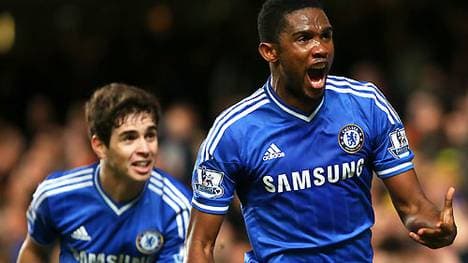 FC CHELSEA: Samuel Eto'o (r.) beendet womöglich seine Profi-Karriere dort, wo ihm einst der Durchbruch gelang: bei Real Mallorca. "Mein Sohn möchte unbedingt, dass ich meine Laufbahn auf Mallorca beende", sagte der kamerunische Nationalspieler der Zeitung "El Mundo Deportivo". Eto'o spielte von 2000 bis 2004 für Mallorca, ehe ihn der FC Barcelona holte