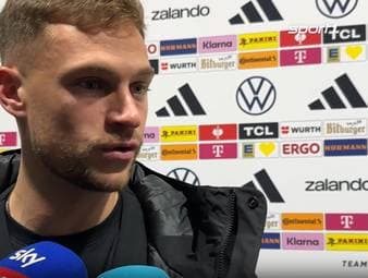 Die deutsche Nationalmannschaft qualifiziert sich für die WM 2026. Im entscheidenden Spiel gegen die Slowakei trumpft vor allem ein ehemaliger Bayern-Star auf, der Lob seiner ehemaligen Teamkollegen erntet. 